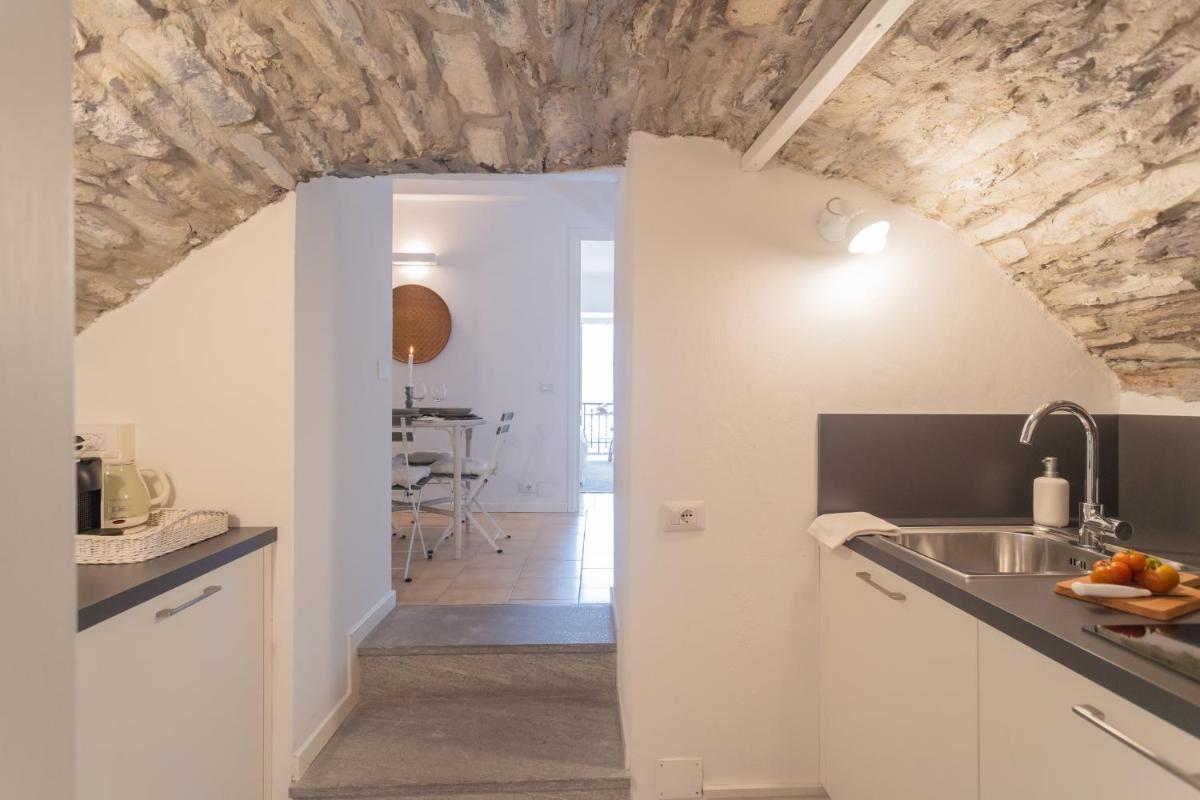 Il Porticciolo by Rent All Como - Hizvo