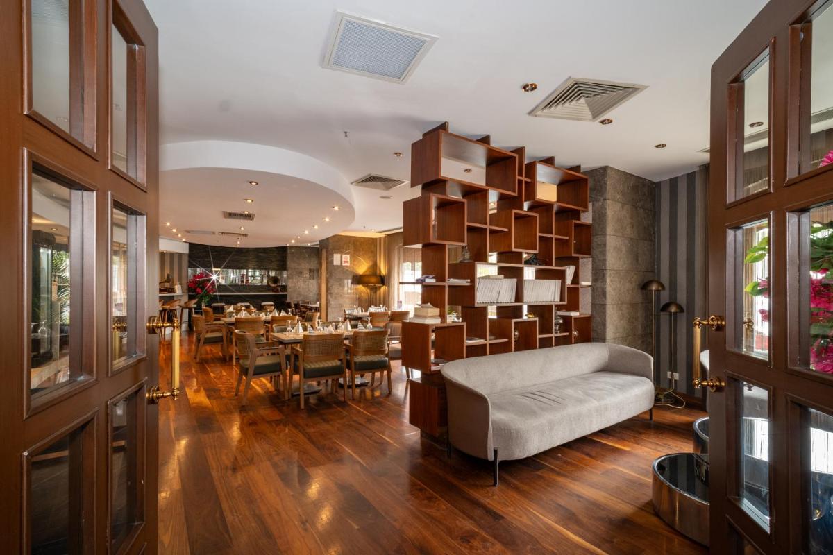 Grand S Hotel - Housity