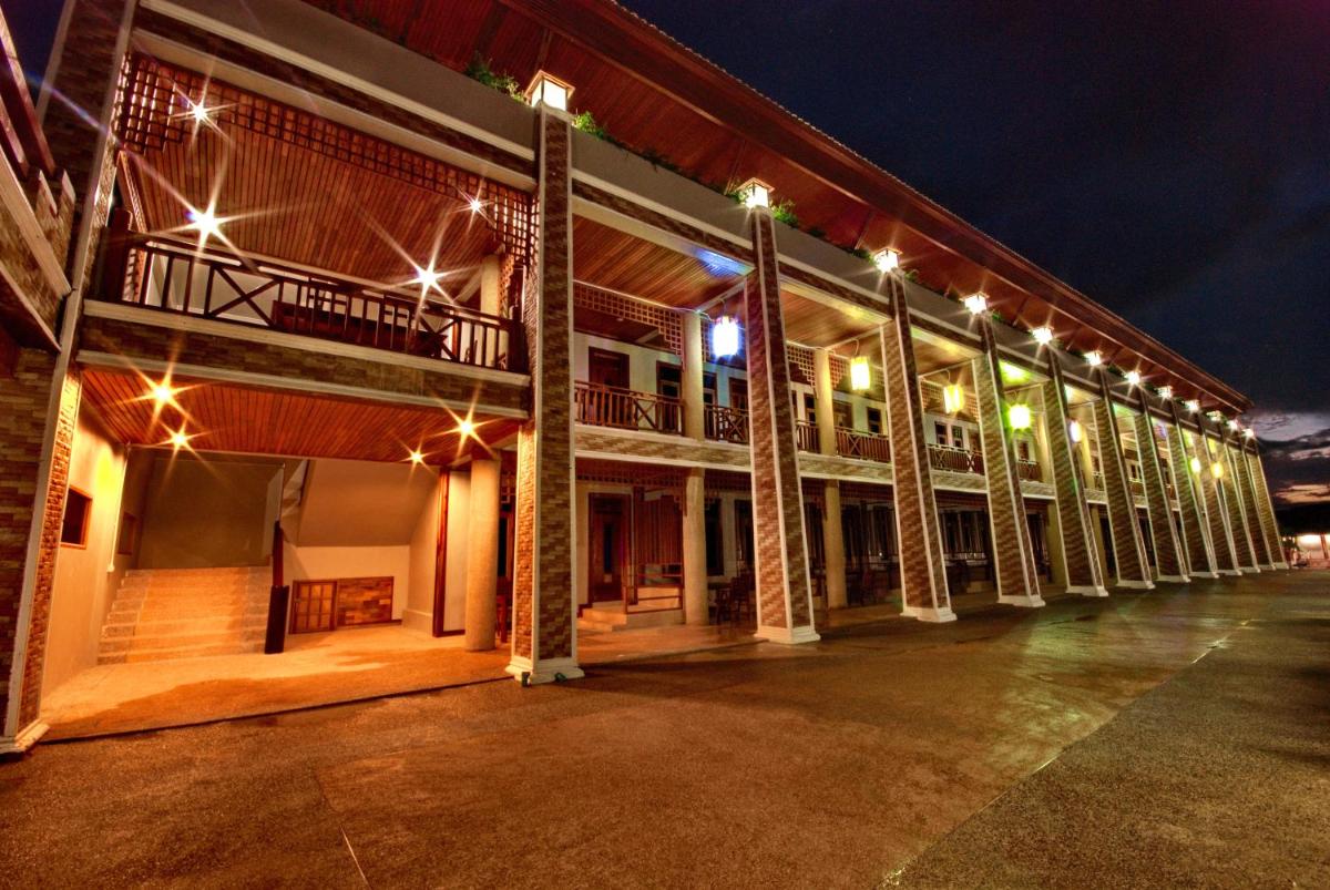 Sangsawan Palace Khaolak Resort - Housity