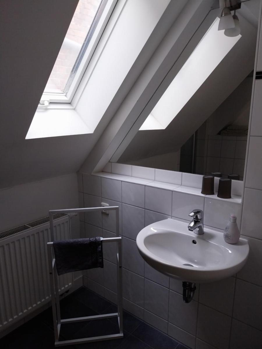 Tangermünde Zum S c h m u c k Giebel - Pension & FeWo - Housity