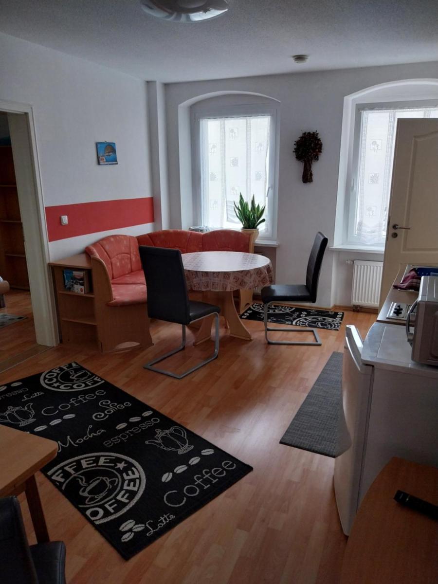 Tangermünde Zum S c h m u c k Giebel - Pension & FeWo - Housity