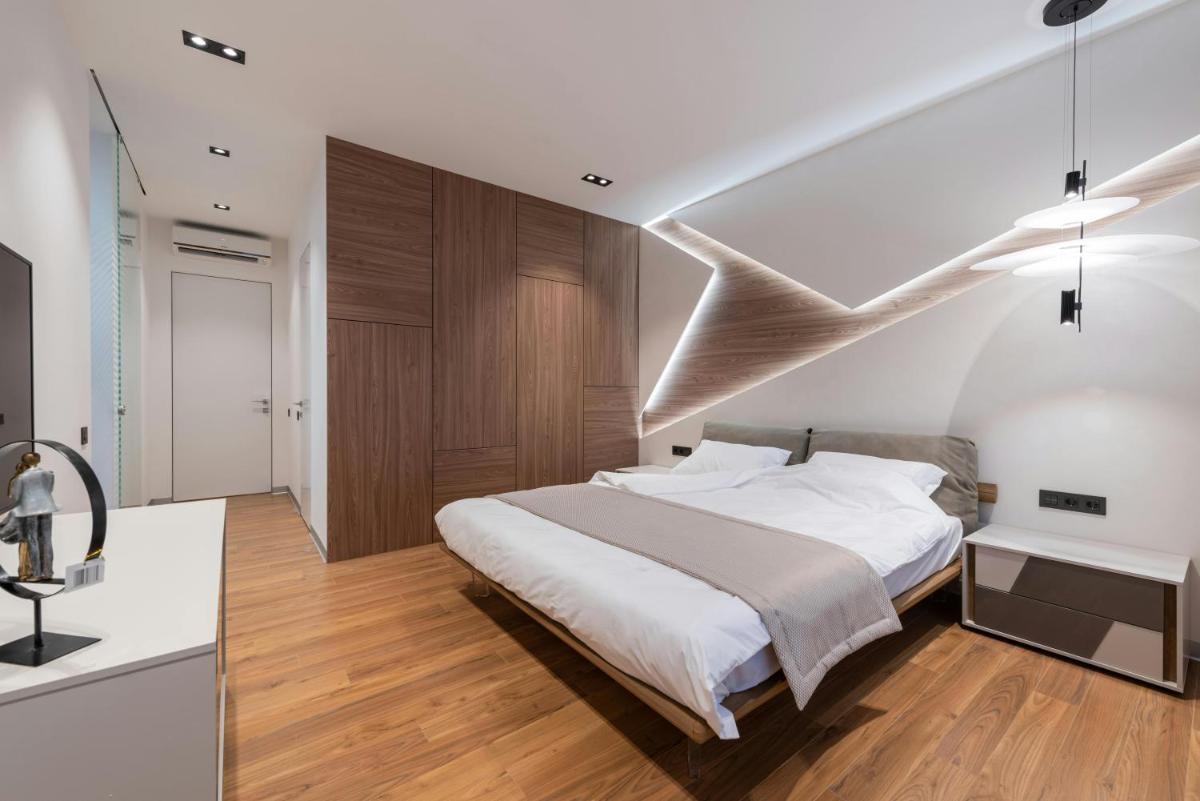 Plazzo Prime Plaza at Delhi Airport - Housity