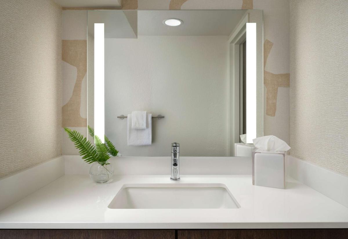 Sonesta ES Suites Chicago Downtown Magnificent Mile Medical - Housity