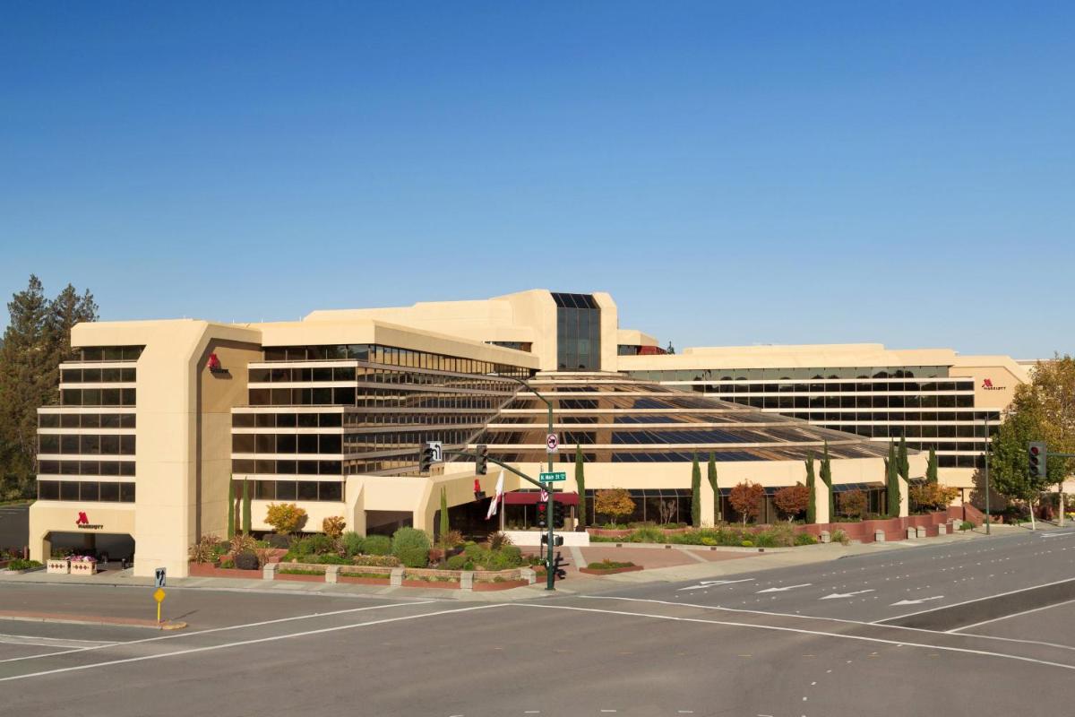 Walnut Creek Marriott - Housity