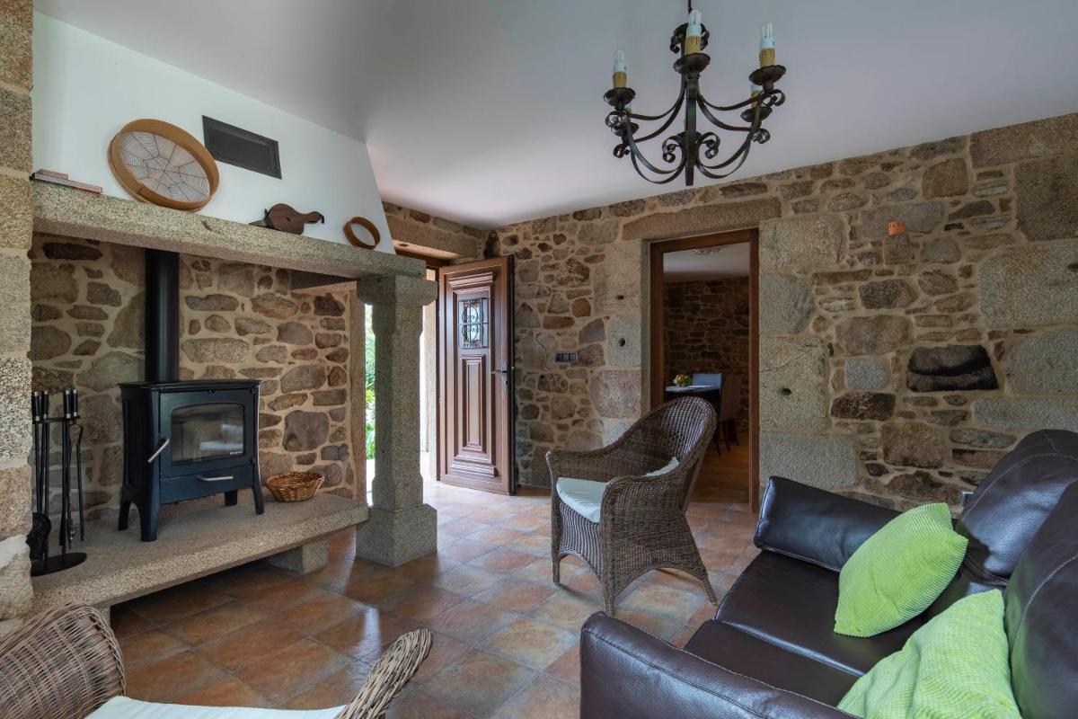 Lar de Arousa 1 - Housity