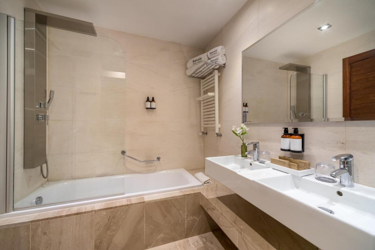 Un baño de Barceló Granada Congress