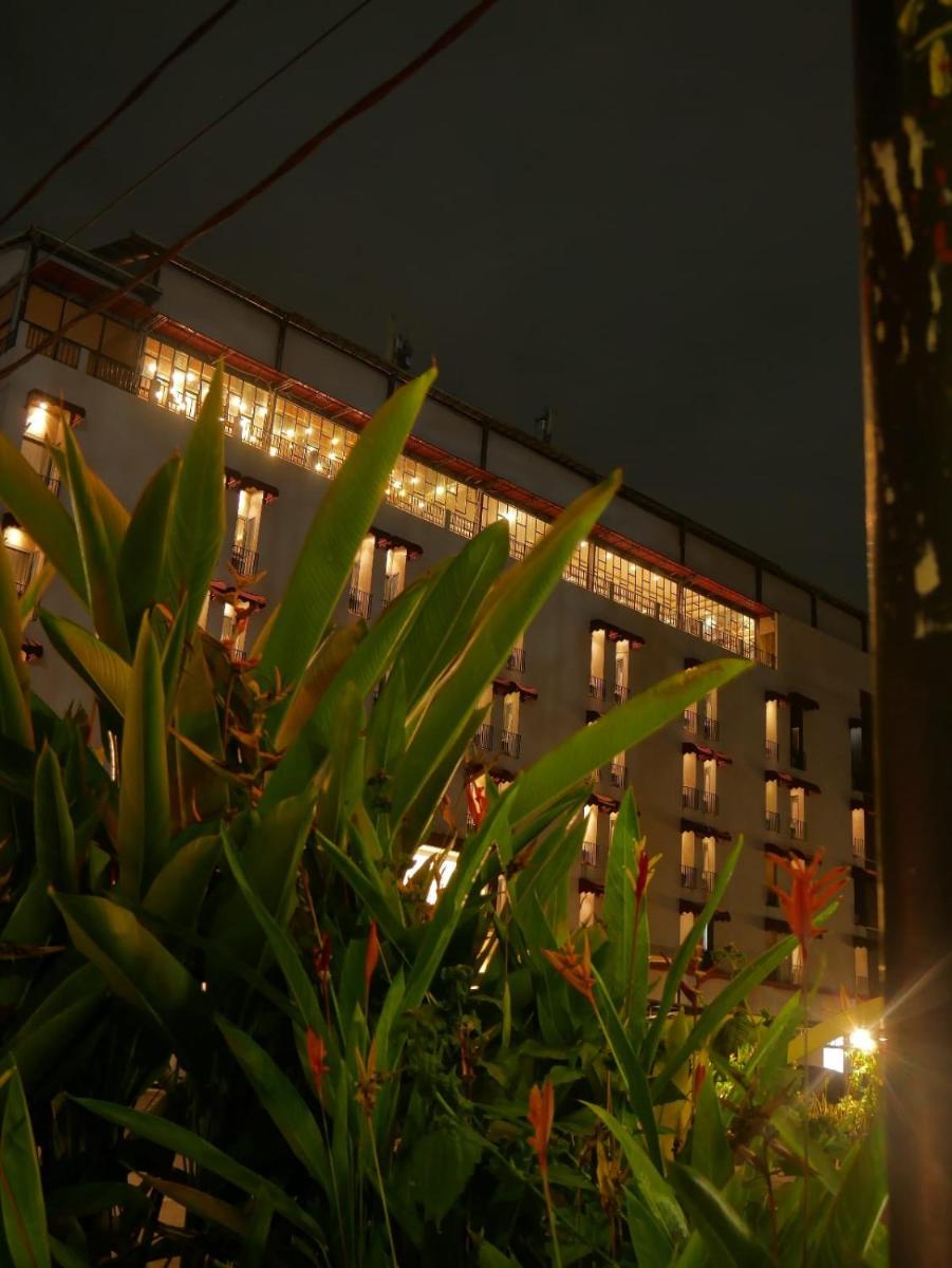 Meotel Purwokerto - Housity
