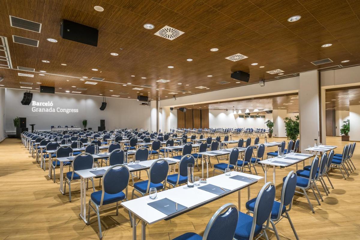 Zona business o sala de conferencias en Barceló Granada Congress