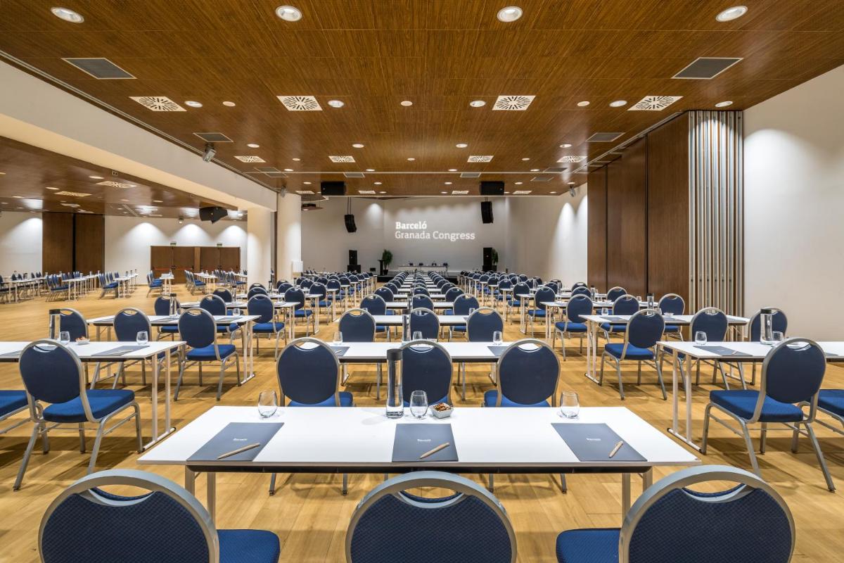 Zona business o sala de conferencias en Barceló Granada Congress