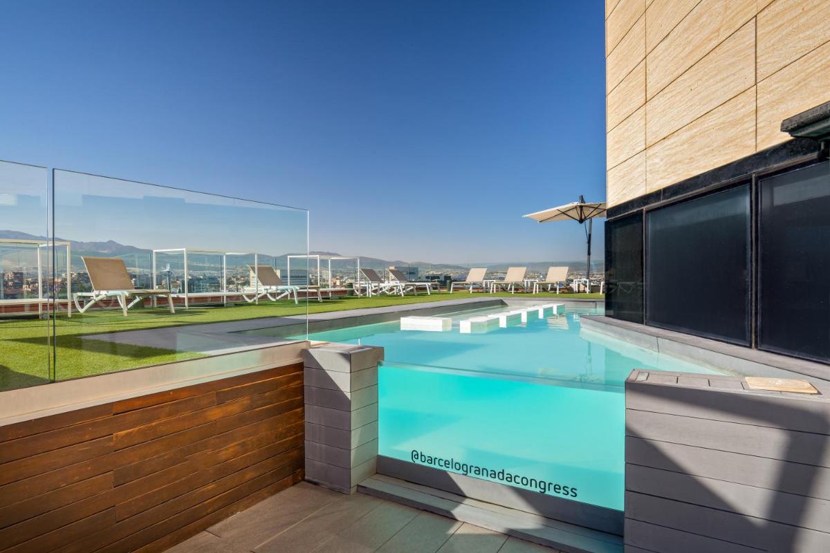 Piscina en o cerca de Barceló Granada Congress