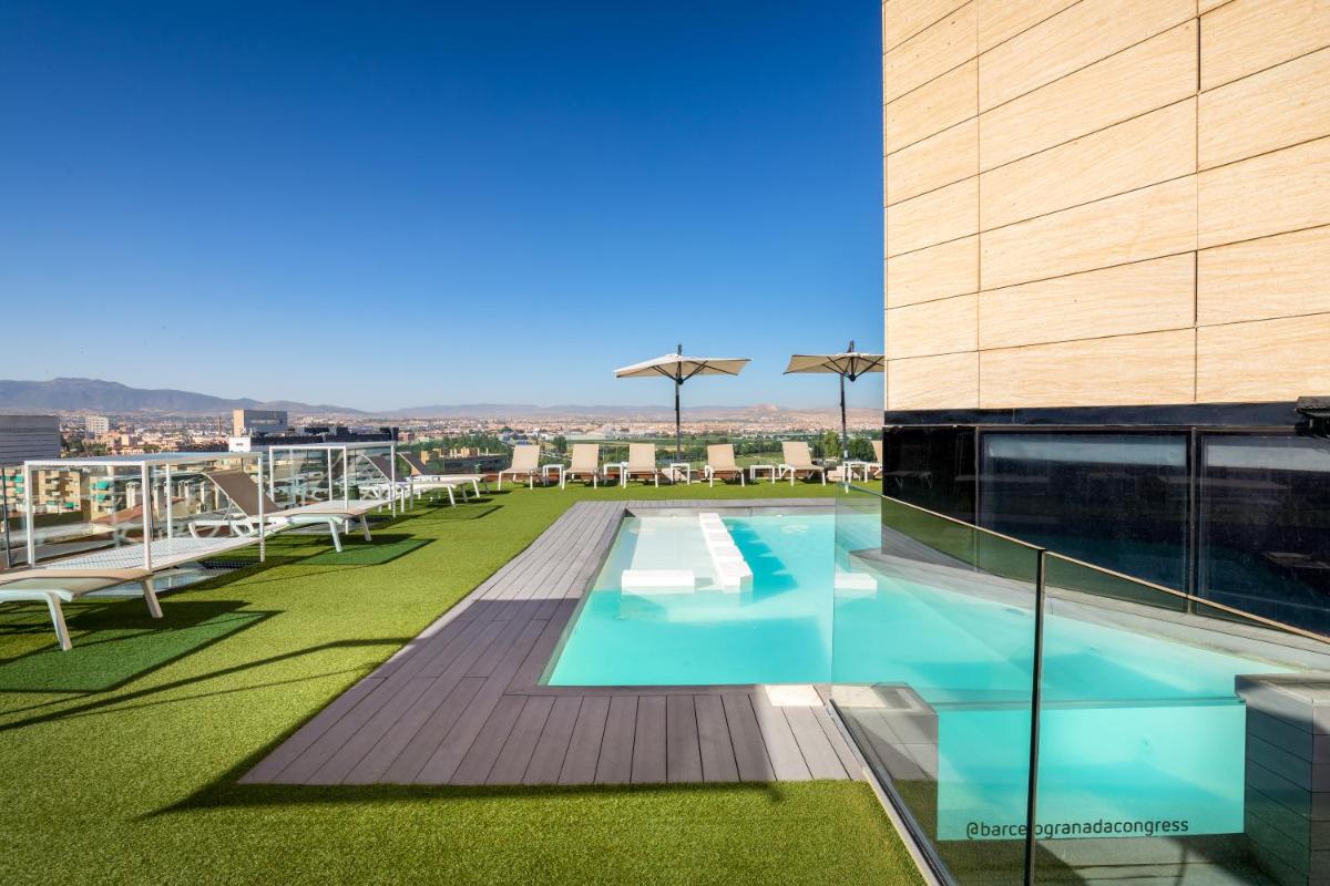 Piscina en o cerca de Barceló Granada Congress