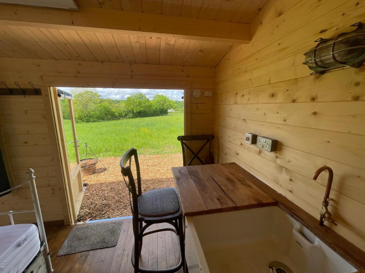 The Hoppers Hut - Housity