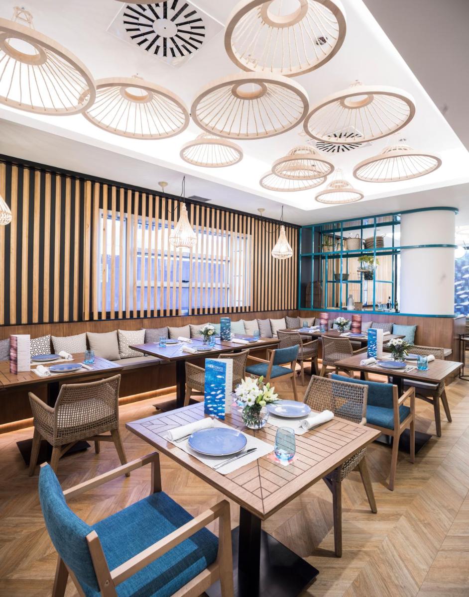 Un restaurante o sitio para comer en Barceló Granada Congress