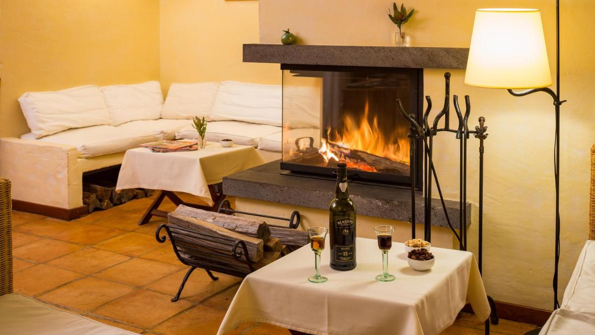 Imagem da galeria de Atrio em Estreito da Calheta