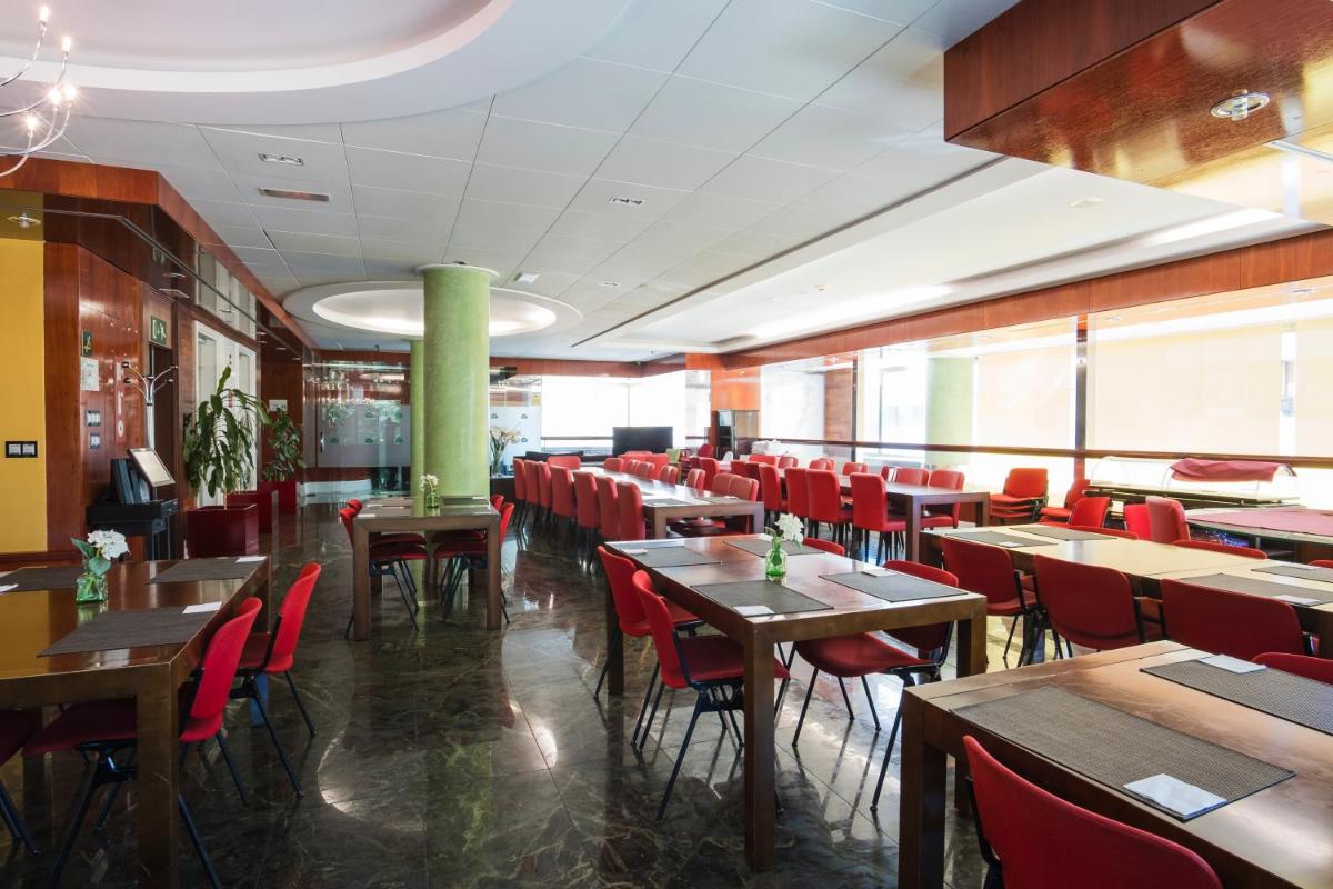 Un restaurante o sitio para comer en Alda Mirador del Moncayo