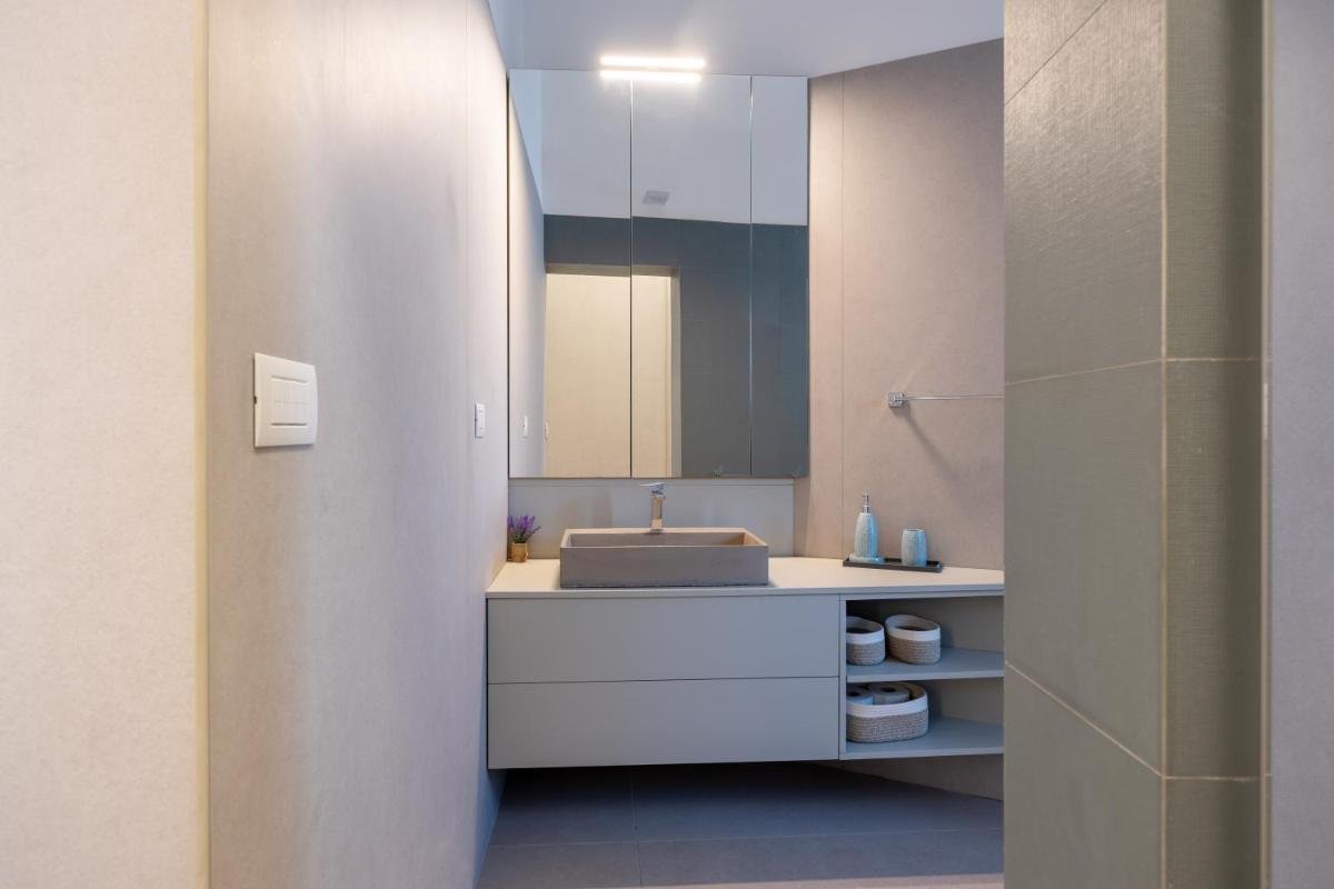 Miro Luxury Home - Housity