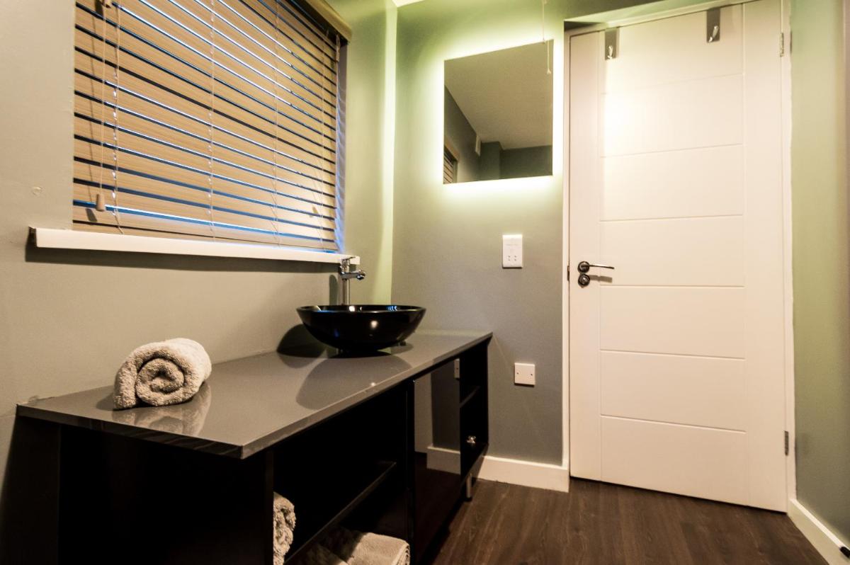 Aaron Wise Apartments - Housity