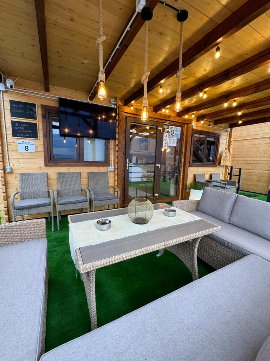 Holiday Bicaz Bungalows On The Lake - Housity