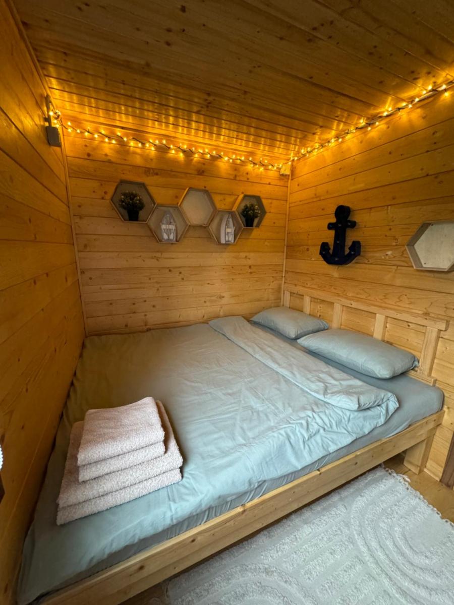Holiday Bicaz Bungalows On The Lake - Housity