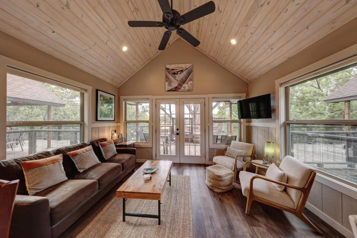 Treetop River Cabins on the Guadalupe River - Housity