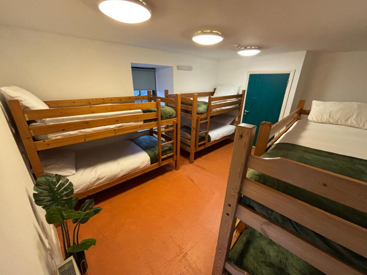 Llety Glyndwr - Bunkhouse - Housity