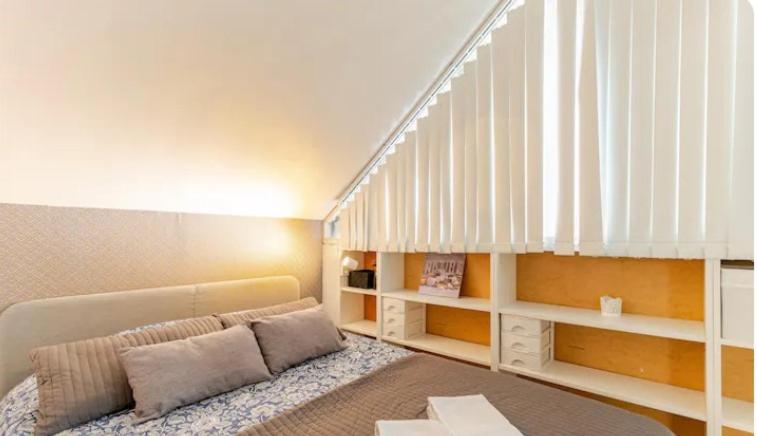 4pers 2lits 5 min aéroport Orly,navette et parking extra,location en nuit et jourChez Sandro, - Housity