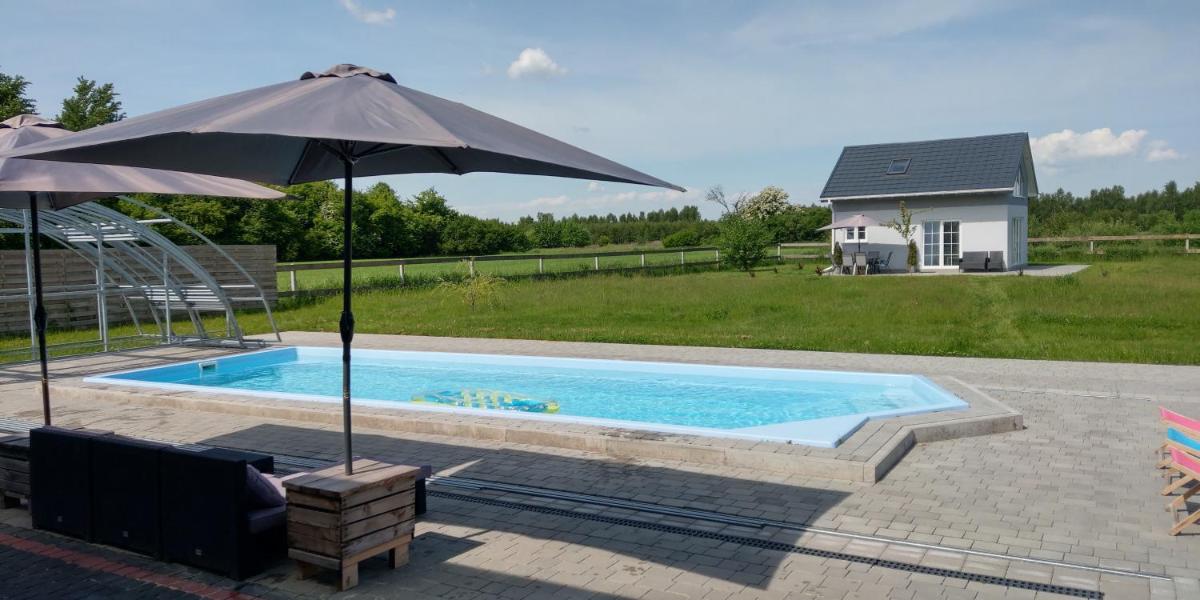Dom z basenem nad rzeką PIlicą - Housity