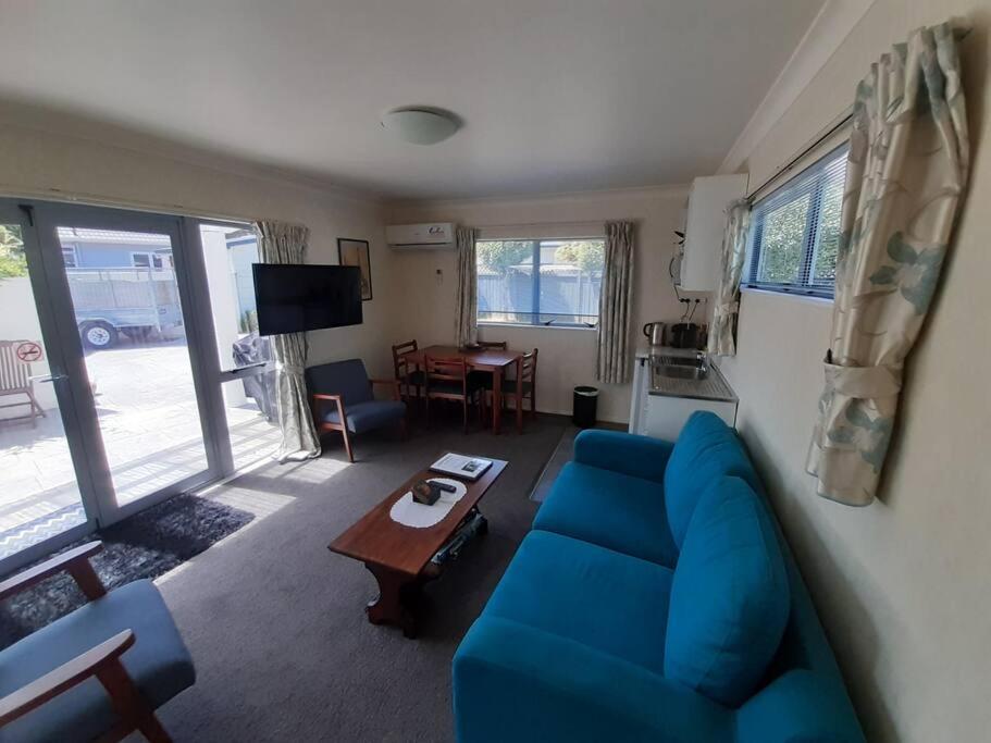 Suitetrails - Tyndall BnB Private & Cosy 1 bedroom unit