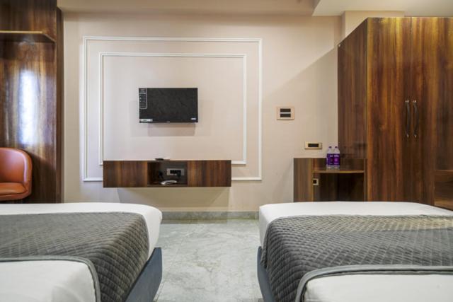 Hotel Miracle 2KM FROM MAHAKAL TEMPLE - Housity
