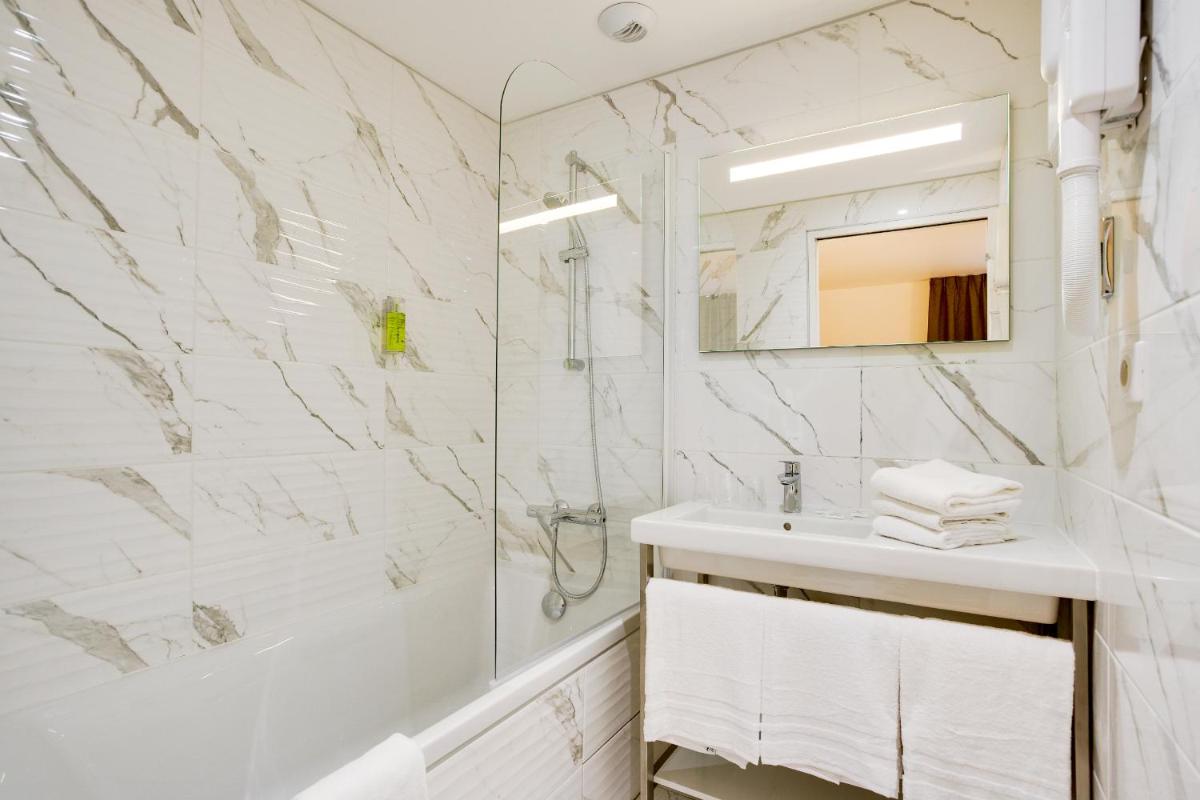 Brit Hotel Confort Loches - Housity