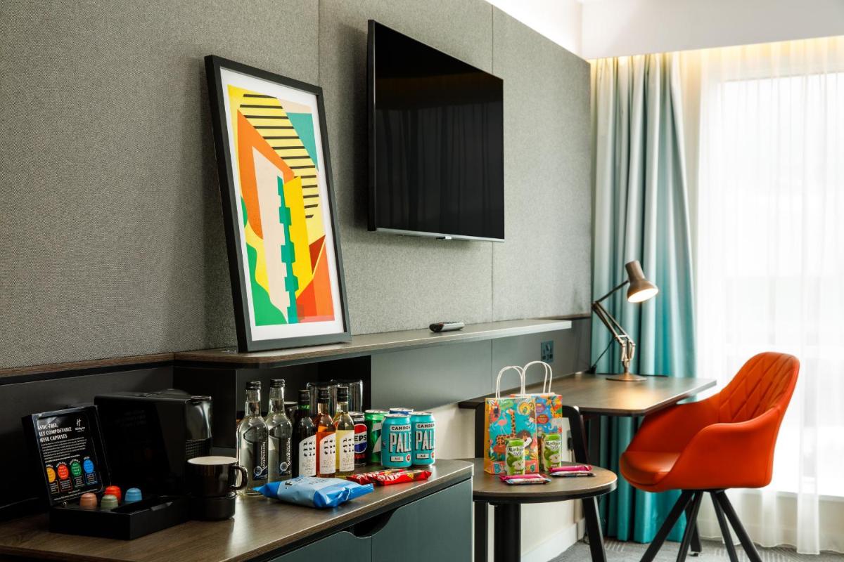 Holiday Inn Manchester Airport T2, an IHG Hotel - Housity