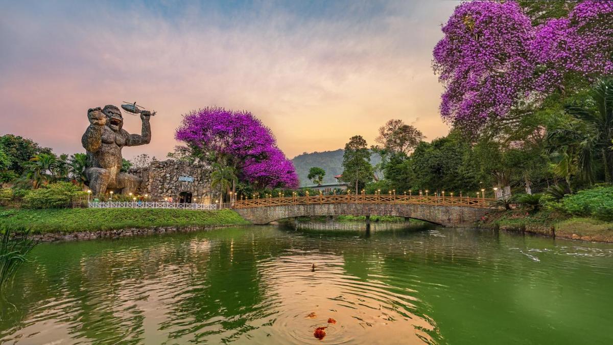 Summit Green Lake Tea Resort & Spa - Housity