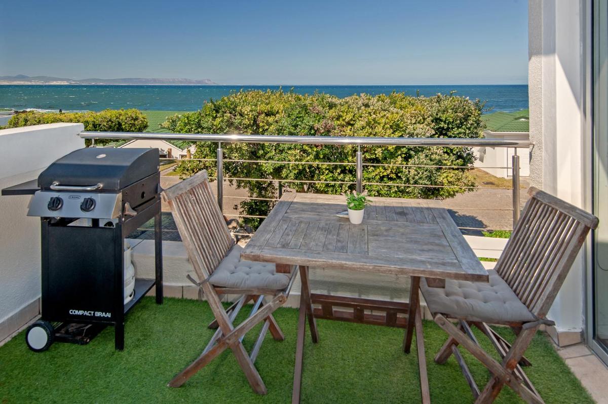 64 Whalerock Estate - Housity