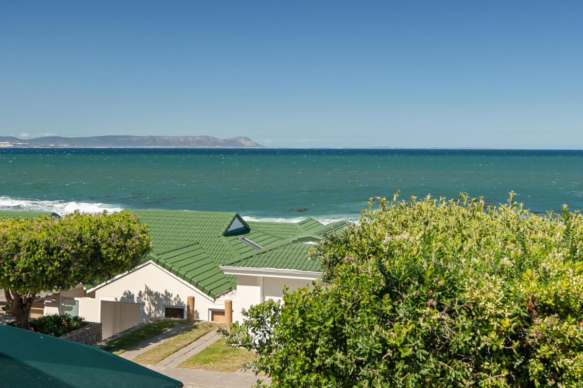 64 Whalerock Estate - Housity