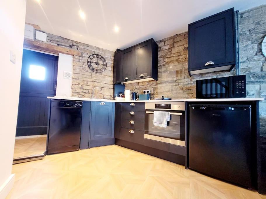 Toll Gate Cottage - Housity