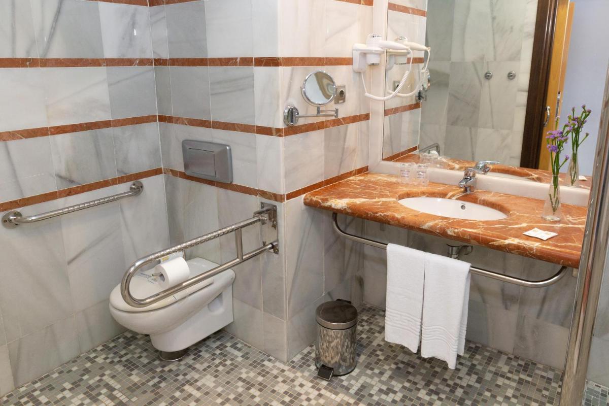 Un baño de R2 Hotel Pajara Beach