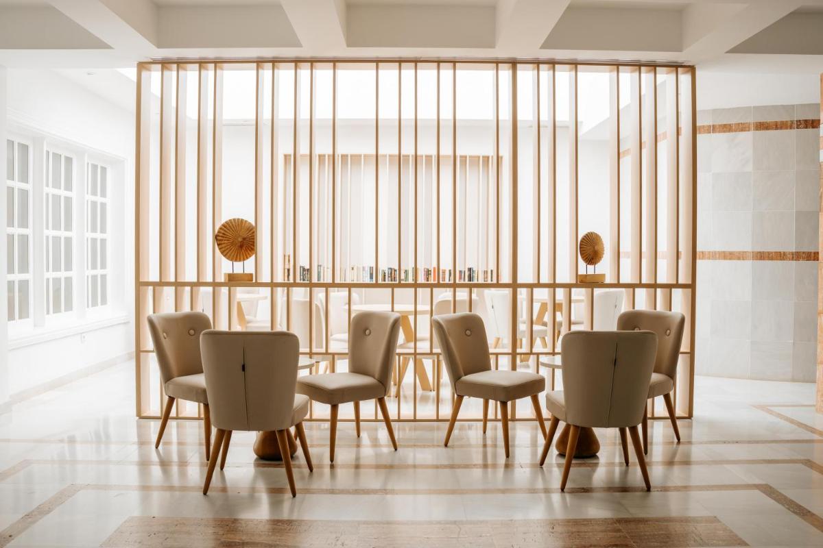 R2 Buganvilla Hotel & Spa - Housity