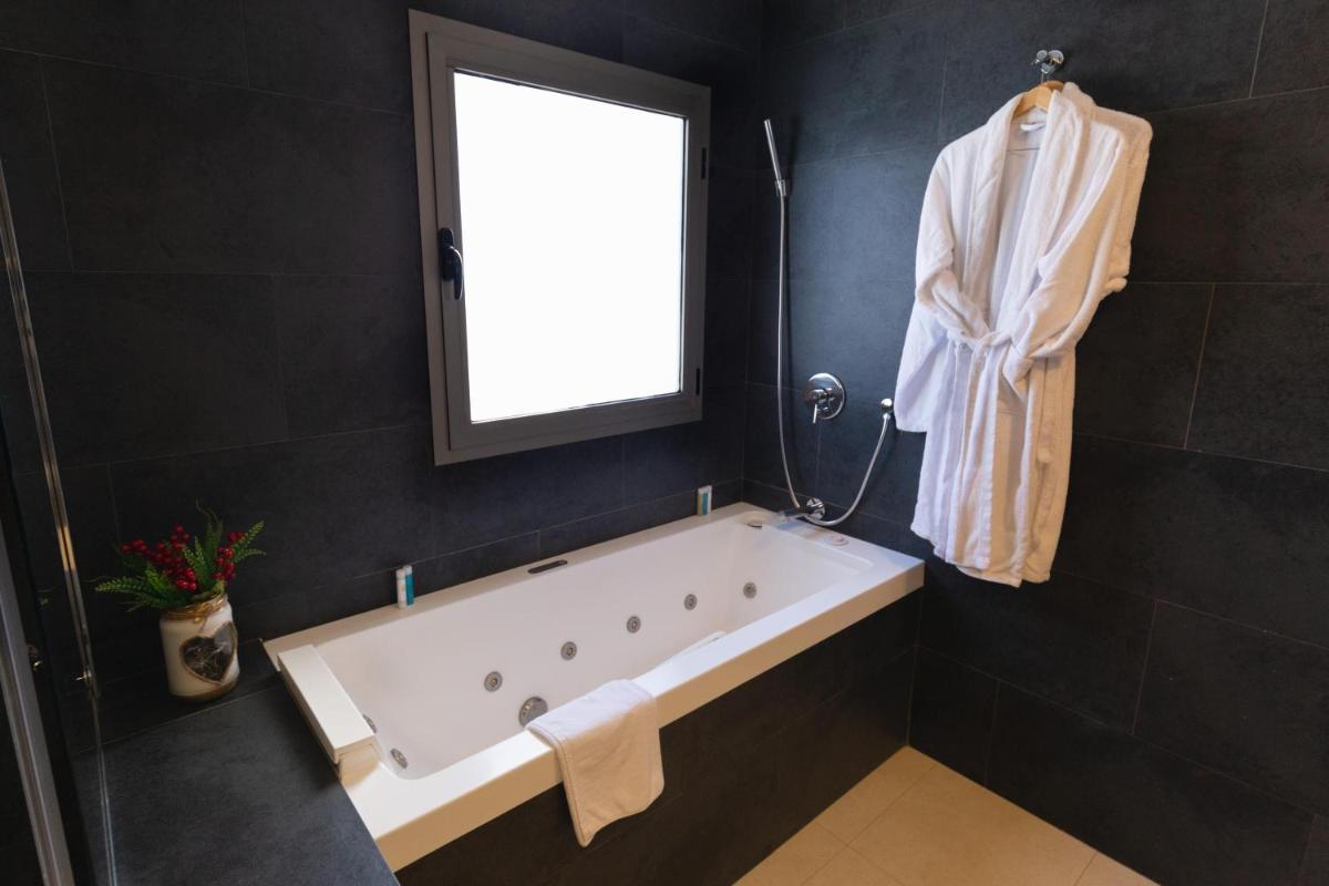 Un baño de R2 Bahia Playa - Adults Only