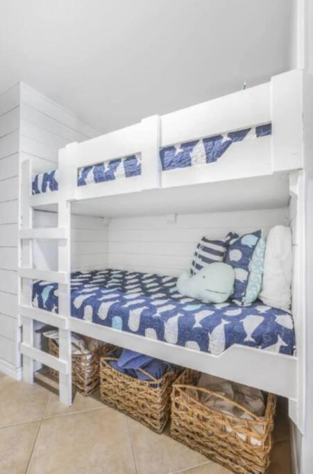 Breezy Does It Royal Palms 404 DIRECT GULF FRONT - Housity