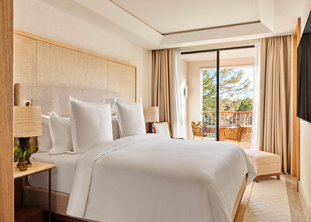 Cama o camas de una habitación en Four Seasons Resort Mallorca at Formentor
