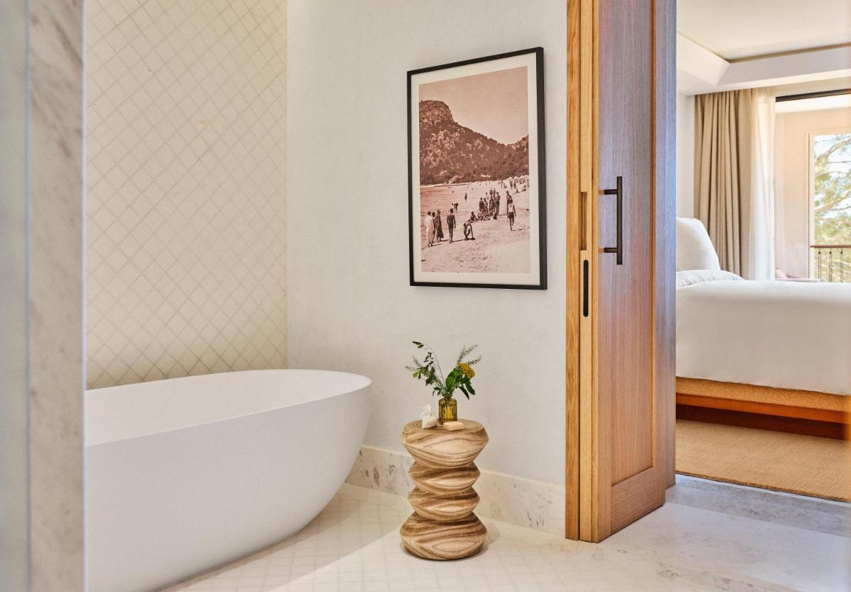 Cama o camas de una habitación en Four Seasons Resort Mallorca at Formentor