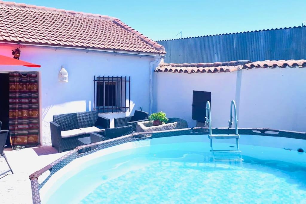 LA CASA DE LOS LIRIOs - Housity