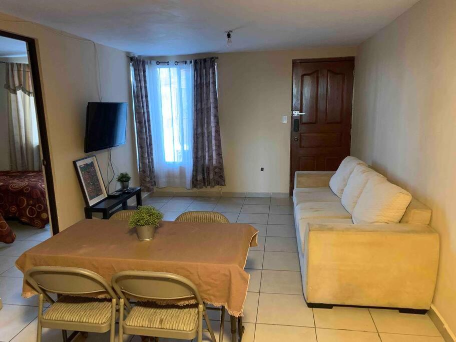 Departamento Excelente Ubicación Comercial - Housity