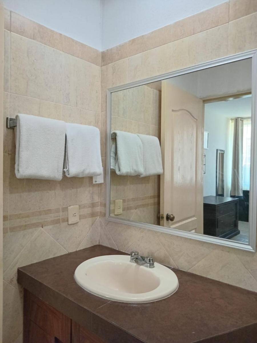 Banderas Suites - Housity