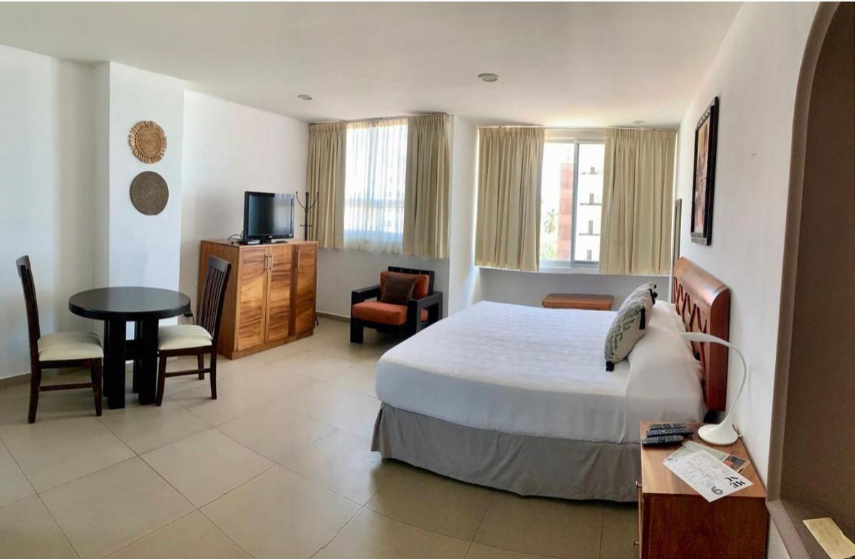 Banderas Suites - Housity