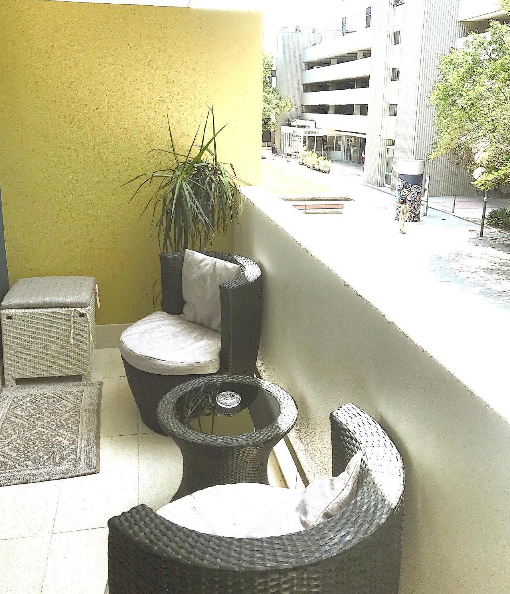 Heart of Manly Apartment - Housity