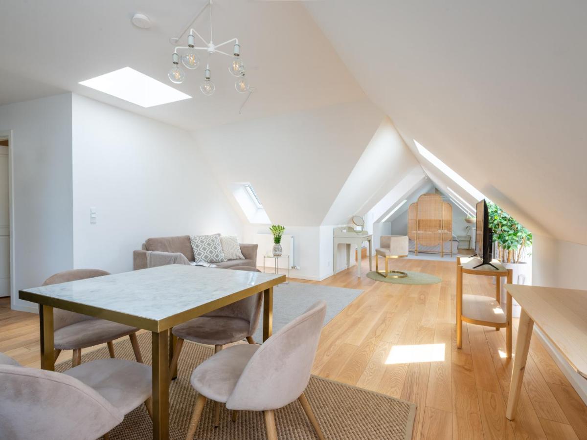 Sanders Regent - Adorable One-Bedroom Apartment Near Central Square - Housity