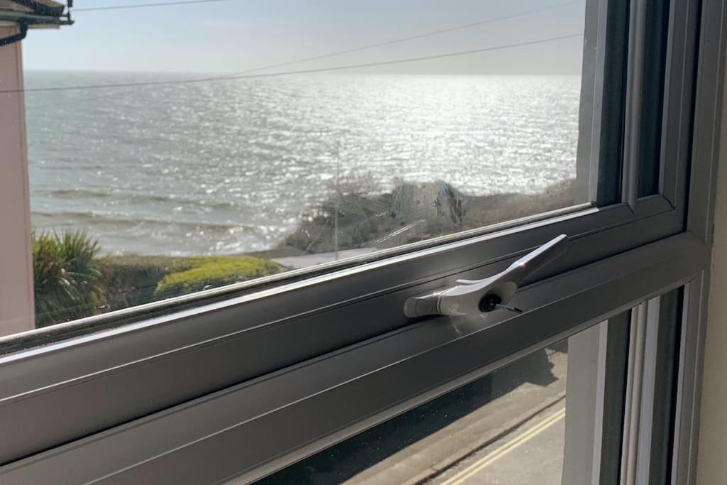 Quaint cottage in Ventnor with sea views - Housity