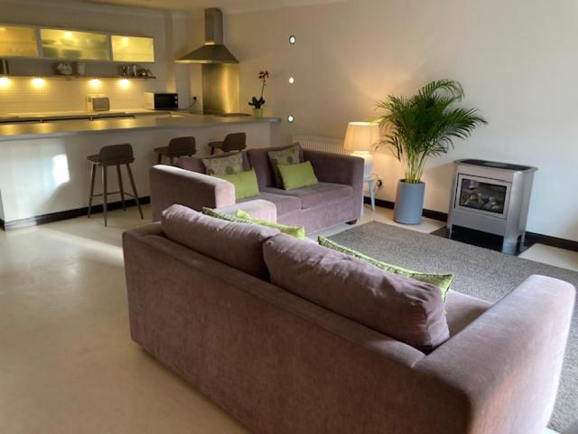 Aaron Glen Apartments - Housity