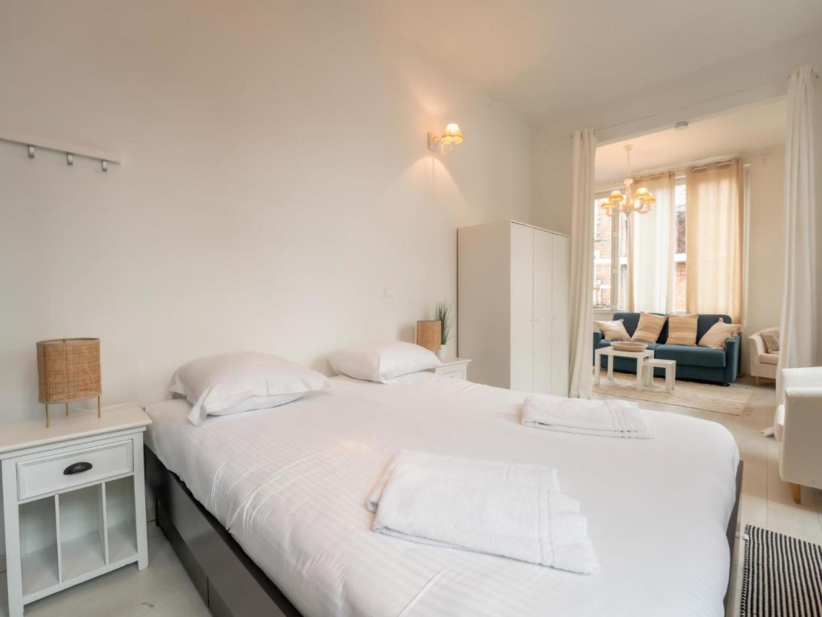 Apartment Centrally located Charlemagne I by Interhome - Housity